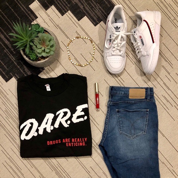 Spencer's Tops - NWOT | BAND TEE